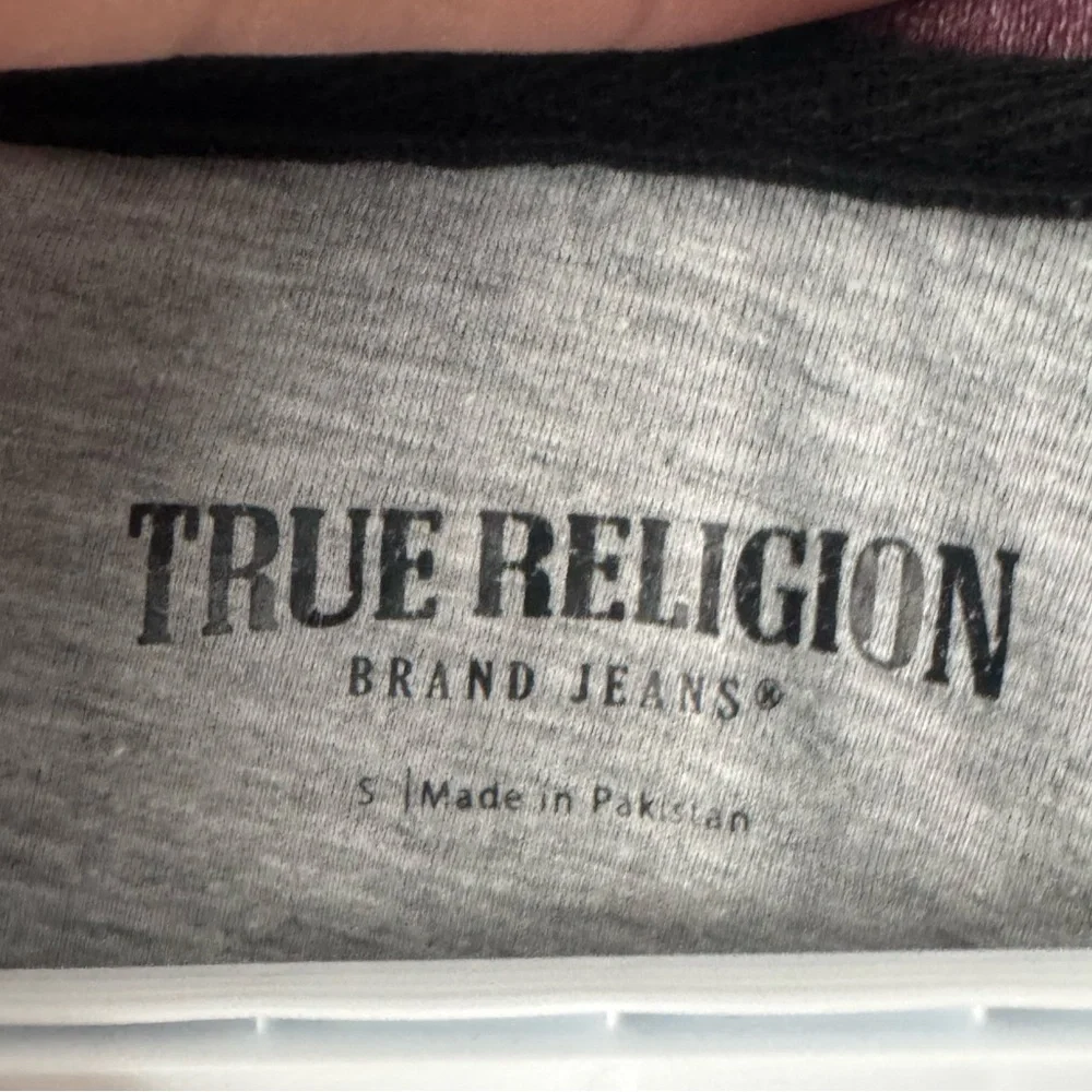 True Religion Graphic Tee Maroon Heather Long Sleeve Henley T-Shirt Small